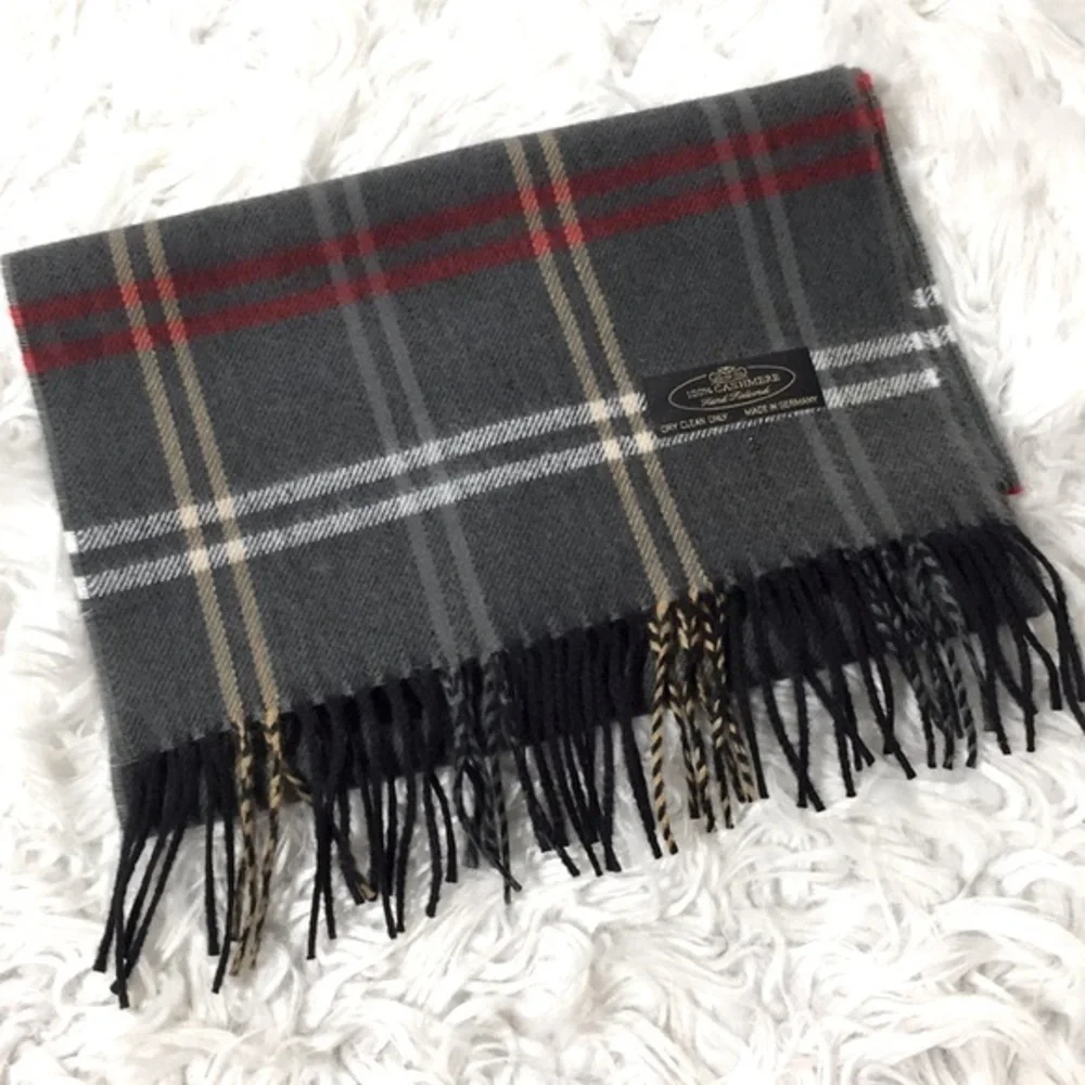 100% CASHMERE plaid fringed Made in Germany NWOT unisex
